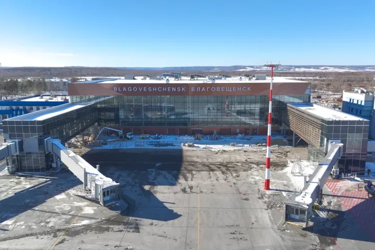 Представителю президента показали, как обновляется аэропорт Благовещенск