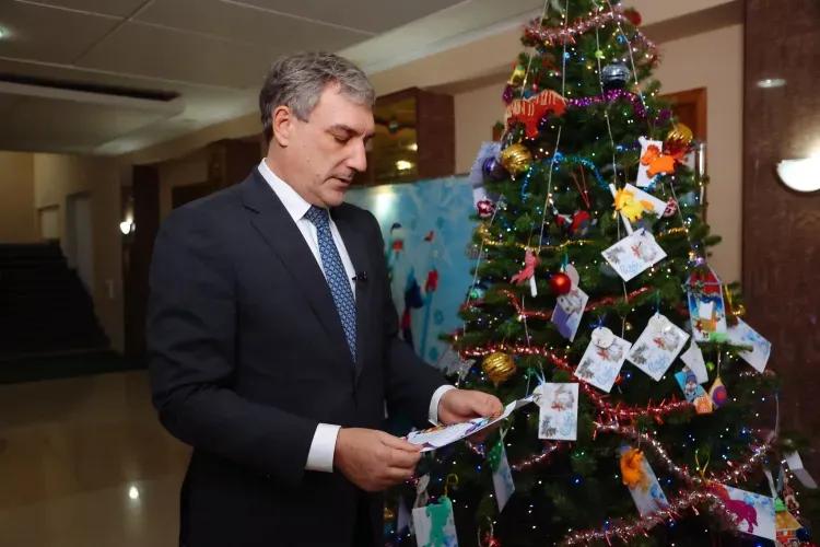  Танк, набор доктора и визит в космопарк подарит маленьким амурчанам Василий Орлов