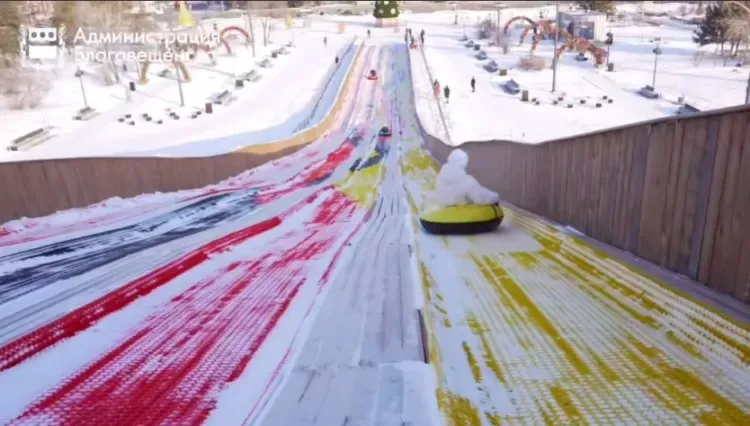 Одна из крупнейших на Дальнем Востоке: тюбинговую горку открыли в Благовещенске