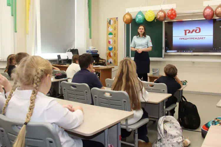 Железнодорожники усилили работу по предупреждению детского травматизма среди школьников в Приамурье в преддверии каникул