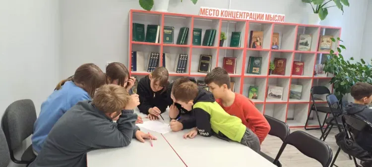 Более 160 мероприятий по безопасности на железной дороге провели корпоративные волонтеры ЗабЖД в 2025 году