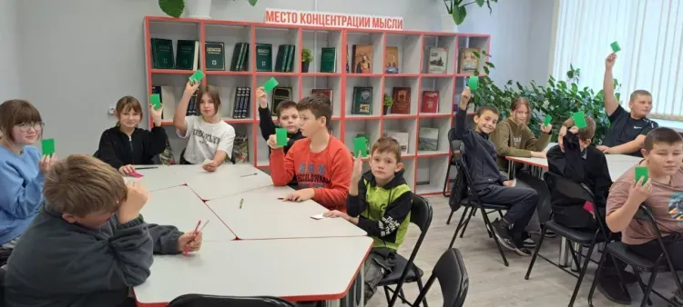 Более 160 мероприятий по безопасности на железной дороге провели корпоративные волонтеры ЗабЖД в 2025 году