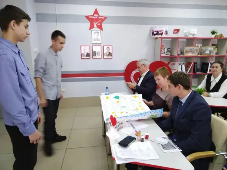 Более 160 мероприятий по безопасности на железной дороге провели корпоративные волонтеры ЗабЖД в 2025 году