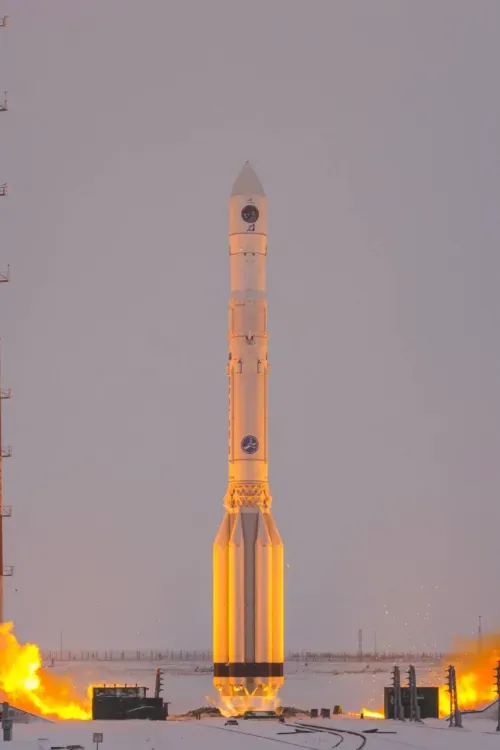 Запуск ракеты «Протон-М» с Байконура перенесли по техническим причинам