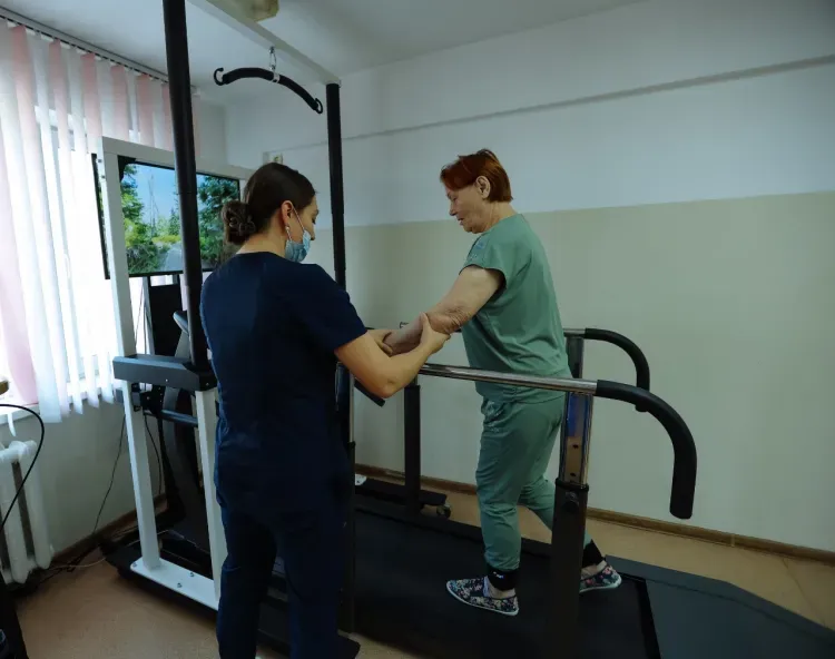 Реабилитация после инсульта в первые двое суток помогает избежать осложнений