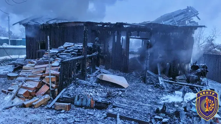 Погиб мужчина при пожаре летней кухни в селе Среднебелая