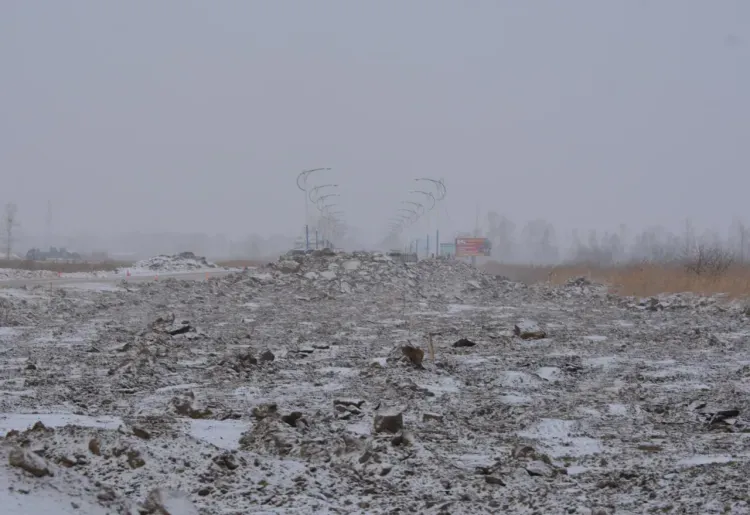 Строительство дороги на въезде в Белогорск продолжается несмотря на морозы