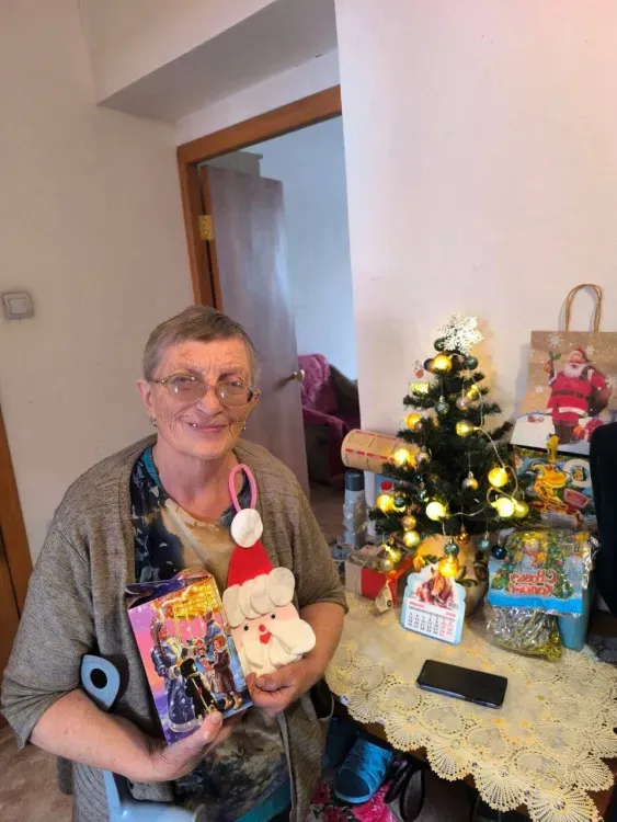 Более 700 новогодних подарков вручили корпоративные волонтеры ЗабЖД детям и пенсионерам Забайкалья и Приамурья