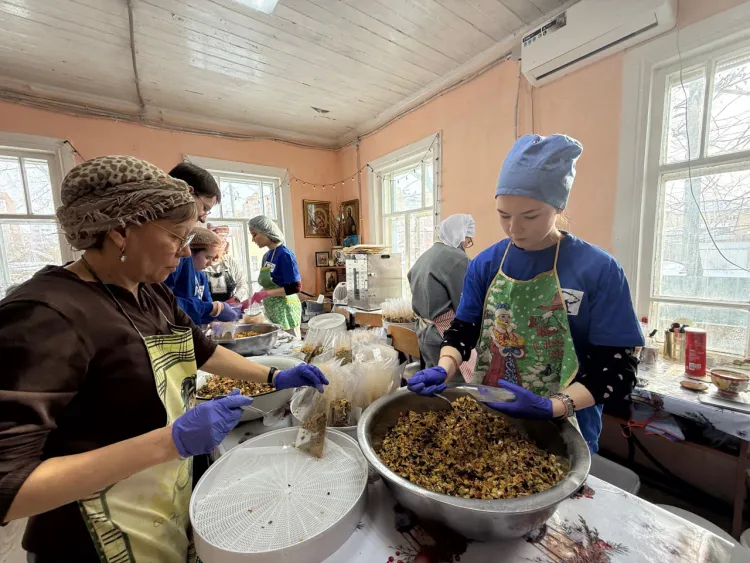 Сухой борщ на целую дивизию упаковали студенты в Благовещенске