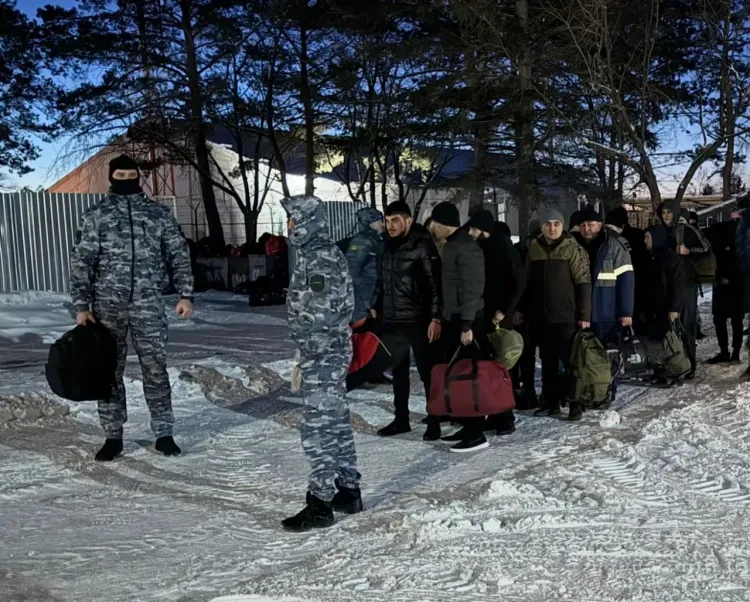 Мигрантов выдворили из России за нарушение правил въезда и пребывания