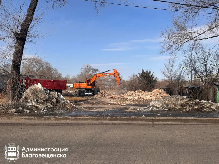 Аварийные постройки в Благовещенске продолжат сносить в 2026 году