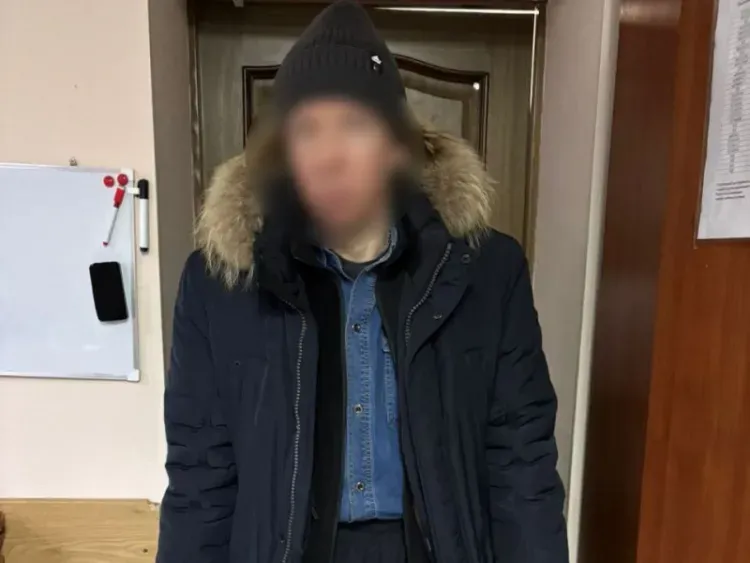 Кражу дорогой парфюмерной воды раскрыли в Благовещенске