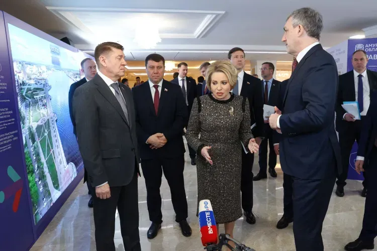 Глава Совета Федерации Матвиенко посетила выставку от Амурской области