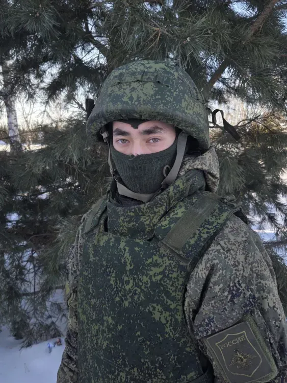 Боец из Приамурья отразил нападение после взрыва рядом с машиной