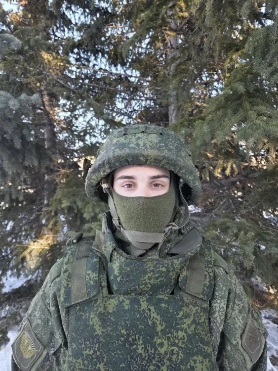 Боец из Приамурья обезоружил двух диверсантов и спас технику