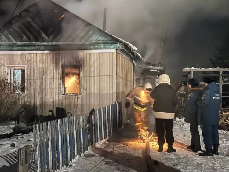 Отец пытался спасти дочь и жену: подробности трагического пожара в Приамурье