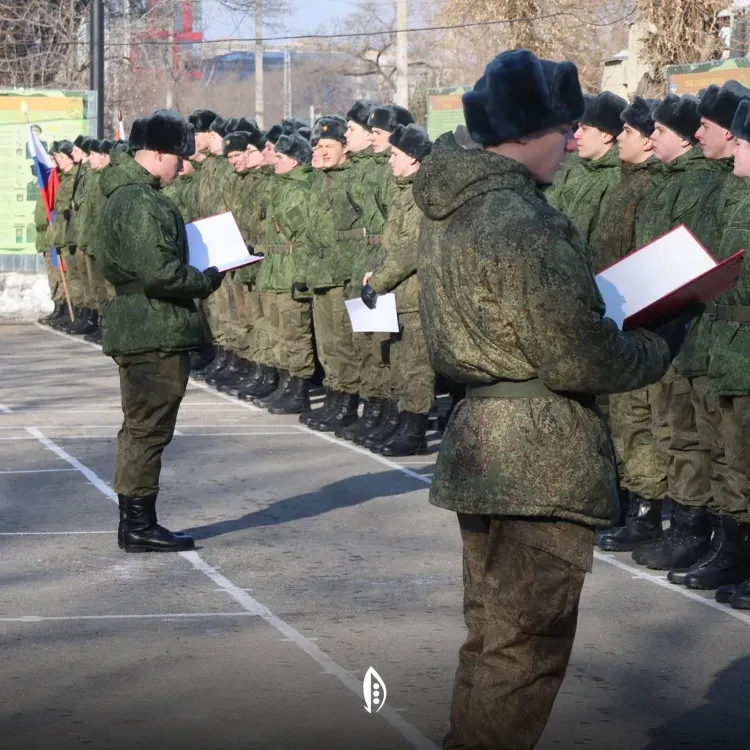 Новым курсантам торжественного передали погоны в Дальневосточном аграрном вузе