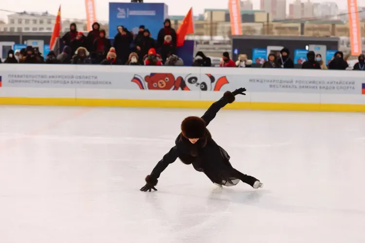 Здорово и необычно: фигуристка Евгения Медведева рассказала о выступлении на реке Амур