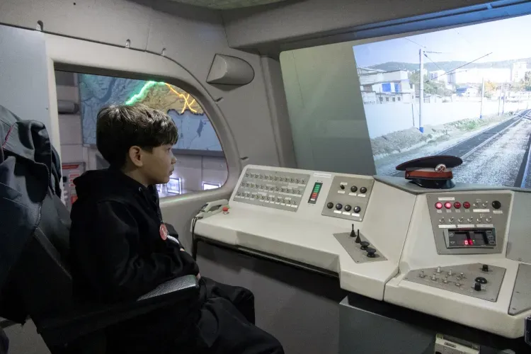 Встреча-экскурсия «Школьникам – о безопасности» прошла в Инженерном центре ЗабЖД 