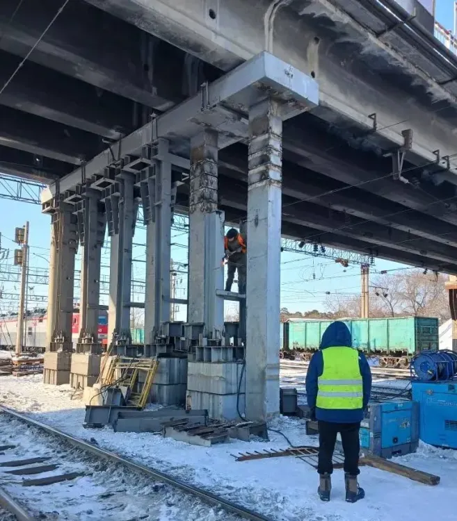 Движение грузовиков по путепроводу в Белогорске запретят с 10 марта