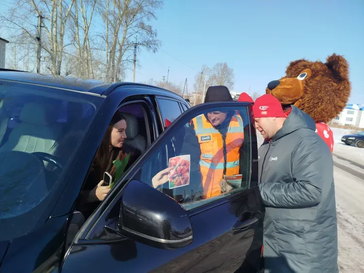 Акции «Тюльпановый переезд» прошли на железнодорожных переездах в Забайкалье и Приамурье в преддверии 8 марта