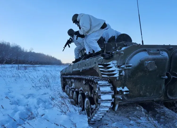 Мотострелки на амурском полигоне прошли тренировки по десантированию