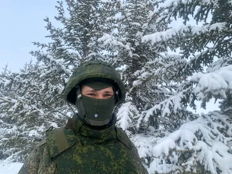 Старший сержант из Приамурья спас товарищей после взрыва во время боевого выезда