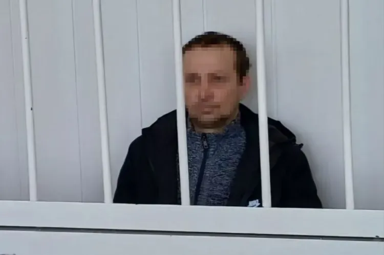 Сотрудница полиции серьезно пострадала от удара в голову