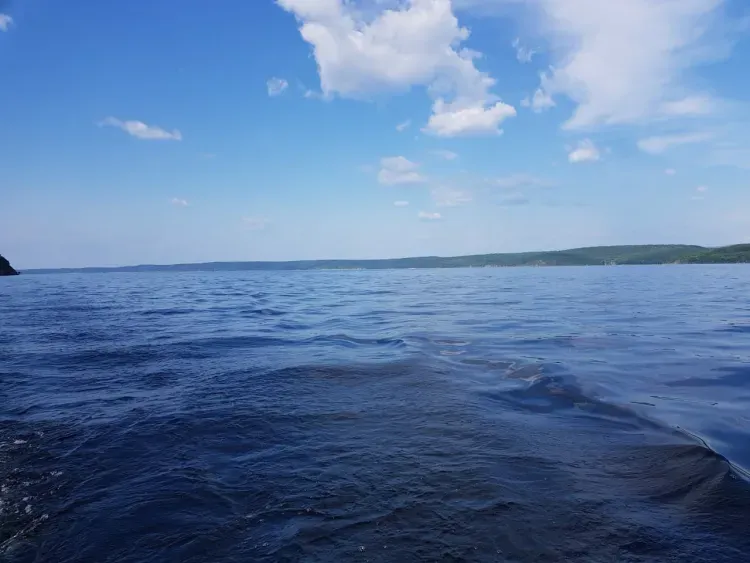 Рыбаки не могли вернуться в лагерь из-за темноты на Бурее