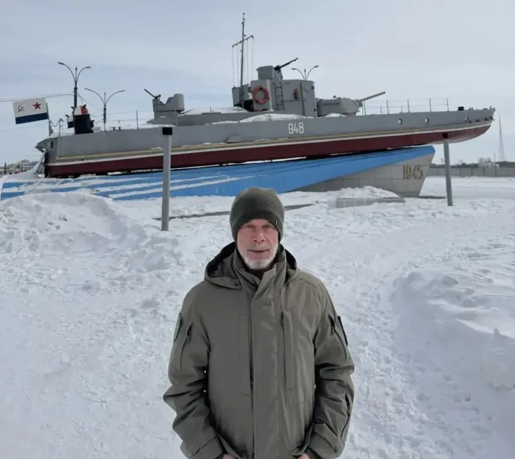 Известный певец Олег Газманов «оживил» с помощью нейросетей памятники Благовещенска