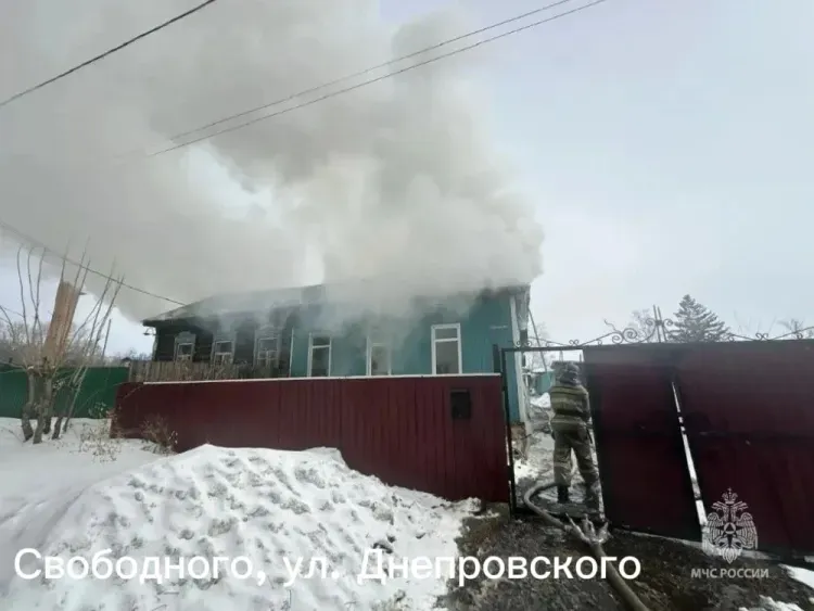 Тело 45-летней женщины нашли на пожаре в Свободном