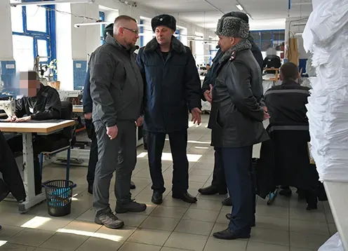 Осужденные будут делать контейнеры для мусорных площадок в Приамурье