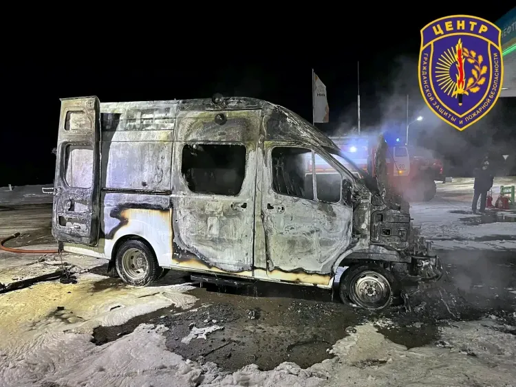 Машина скорой помощи сгорела на федеральной трассе в Приамурье