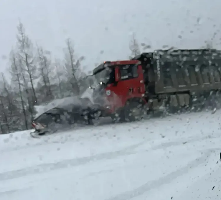 Водителей предупредили о ледяной глазури на трассе в Приамурье