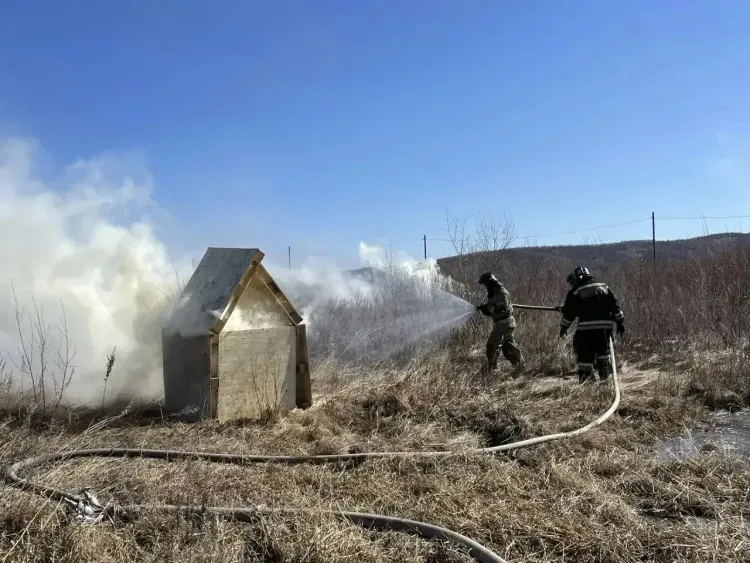 Тушение огня, перешедшего на село, отработали в Благовещенском округе