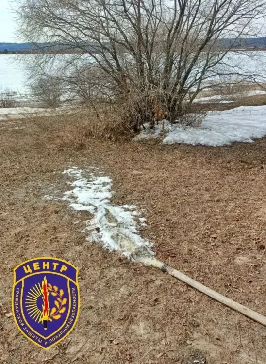 Талая вода залила улицы и огороды села в Свободненском районе