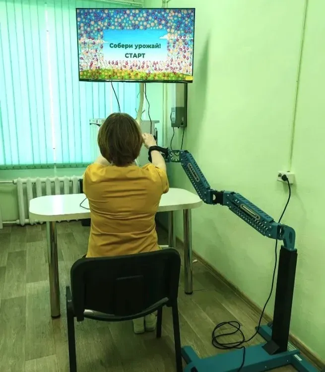 В Свободном пациенты реабилитационного отделения осваивают новое оборудование