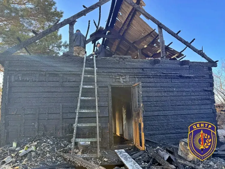 Мужчина спал во время пожара в доме в Приамурье