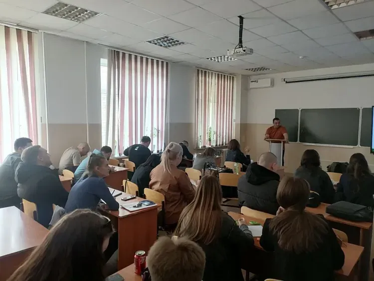 Будущее за профессионалами: ЛДПР провела серию встреч со студентами Амурской области