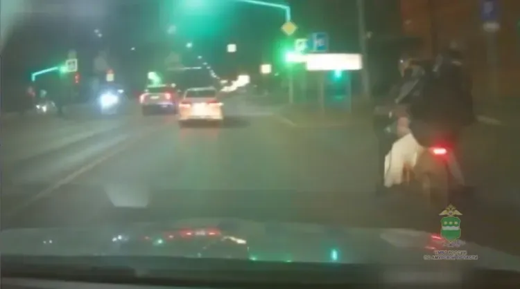 Мотоцикл с тремя пассажирами преследовали в Благовещенске