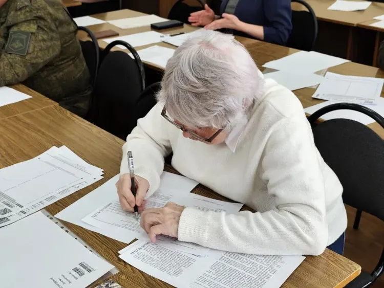 С ЕГЭ для родителей в Благовещенске удалили двух человек
