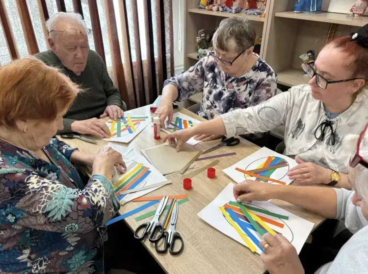 Пожилым и людям с инвалидностью помогают в Приамурье