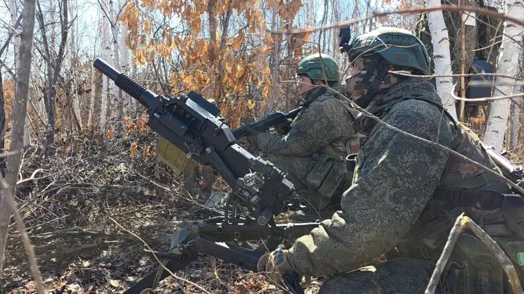Расчет автоматического гранатомета уничтожил условного противника в лесополосе