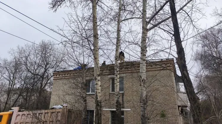 Пробовали жить без крыши? ЛДПР помогла сдвинуть с мертвой точки ситуацию с кровлей благовещенской многоэтажки