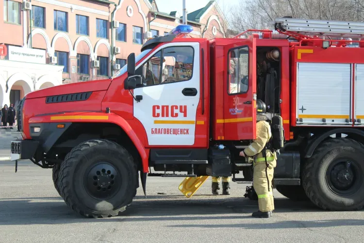 Прокуратура начала проверку после пожара в многоквартирном доме в Благовещенске