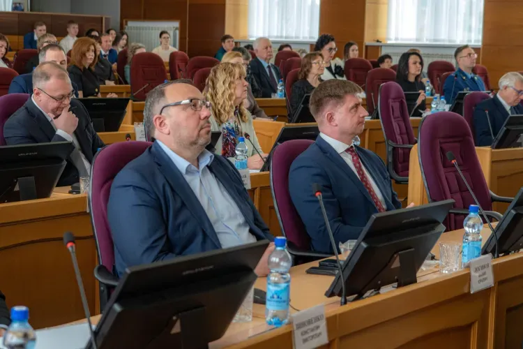 Освободить многодетные семьи от оплаты ЖКУ предложили депутаты Законодательного собрания Амурской области 