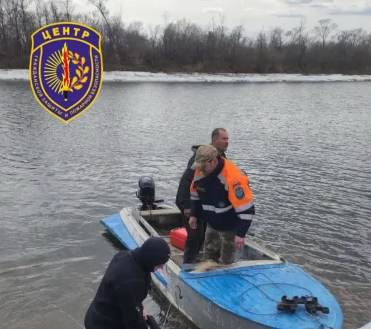 Тело утонувшего в Зее рыбака нашли спасатели