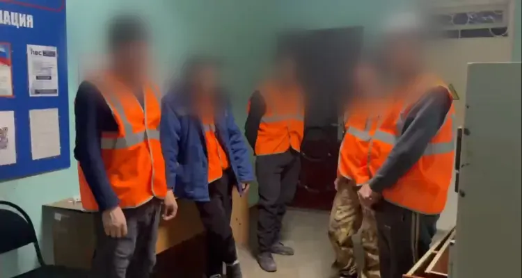 Нелегальные работники-мигранты укладывали плитку в Благовещенске