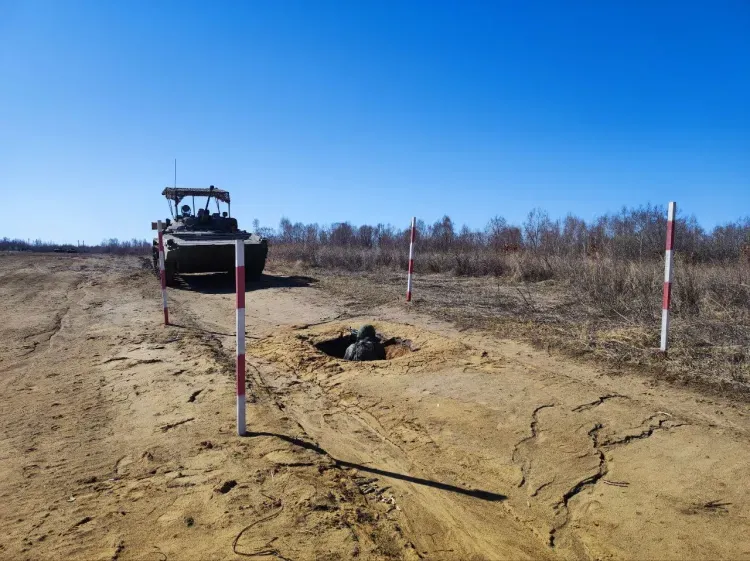 Обкатку танками испытали на себе мотострелки ВВО на амурском полигоне