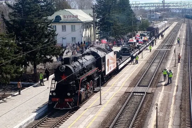 Праздничное следование двух ретропоездов «Победа» началось на Забайкальской железной дороге